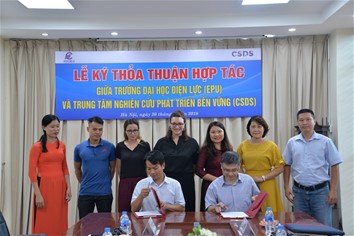 Lễ ký thỏa thuận hợp tác giữa Đại học Điện lực và Trung tâm Nghiên cứu phát triển bền vững (CSDS)